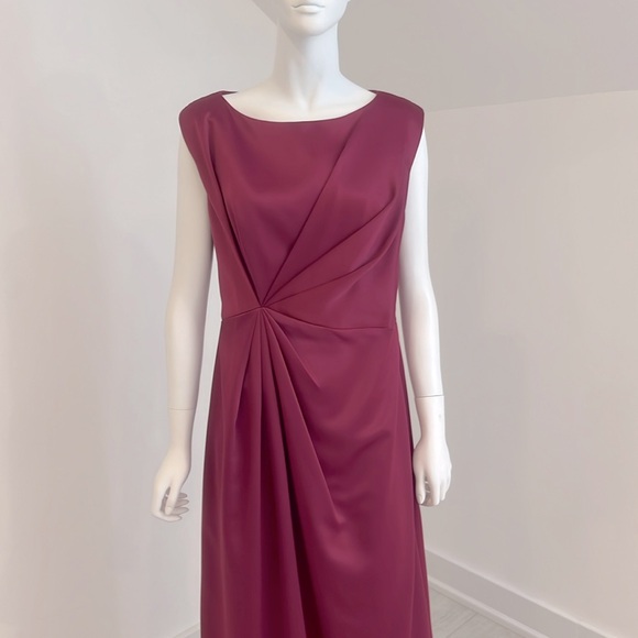 NWT SAMPLE SALE Dessy Merlot (lt burgundy) size 12 Renaissance Satin. PRISTINE - Picture 3 of 7